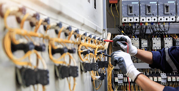 Professional Electrician technician working in Augusta, AR